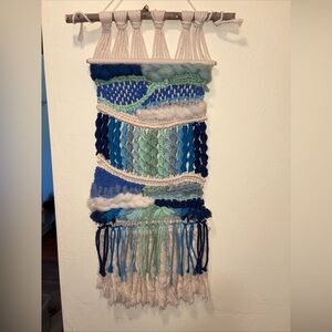 Gorgeous macrame wall hanging in shades of blue, green and cream vguc 15x30”